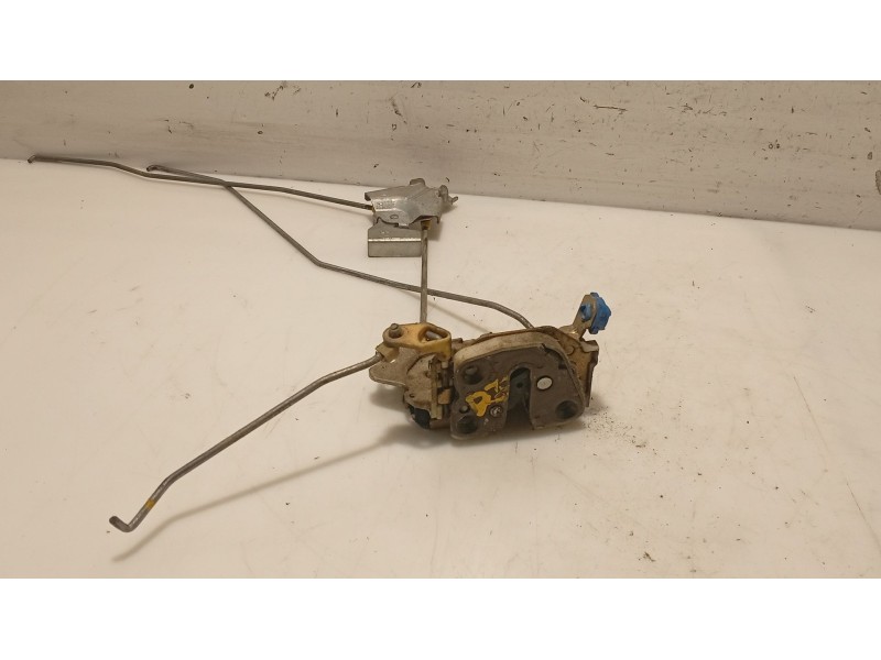 Recambio de cerradura puerta delantera izquierda para nissan serena (c23) 2.3 d referencia OEM IAM 8085361U06  