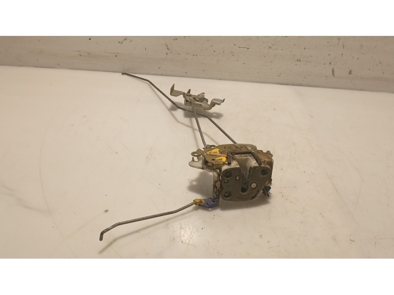 Recambio de cerradura puerta delantera derecha para nissan serena (c23) 2.3 d referencia OEM IAM   