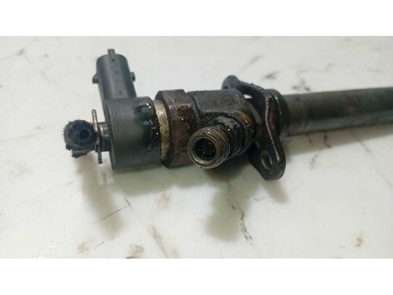 Recambio de inyector para volvo s80 i (184) 2.4 d referencia OEM IAM 8602667  