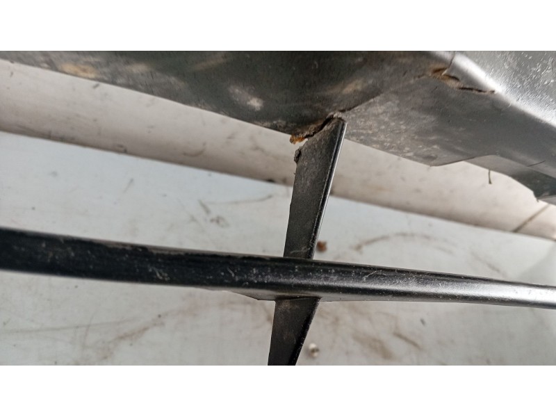 Recambio de paragolpes delantero para nissan serena (c23) 2.3 d referencia OEM IAM   