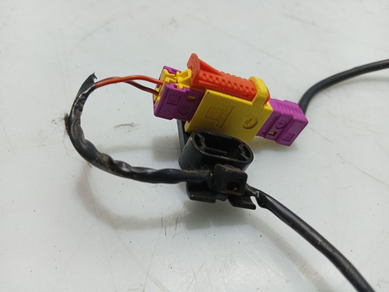 Recambio de anclaje cinturon delantero izquierdo para opel vectra c (z02) 1.9 cdti (f69) referencia OEM IAM   