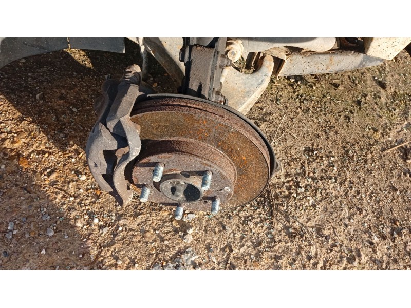 Recambio de mangueta delantera derecha para nissan serena (c23) 2.3 d referencia OEM IAM   