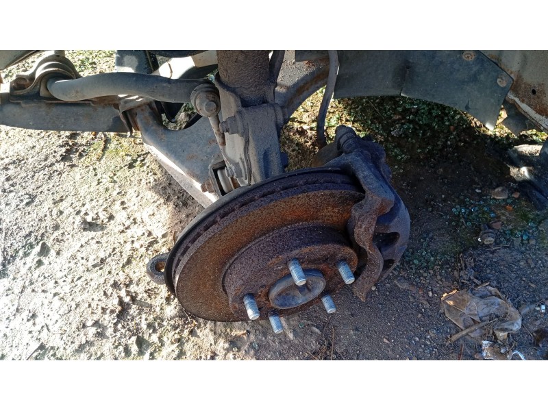 Recambio de mangueta delantera izquierda para nissan serena (c23) 2.3 d referencia OEM IAM   