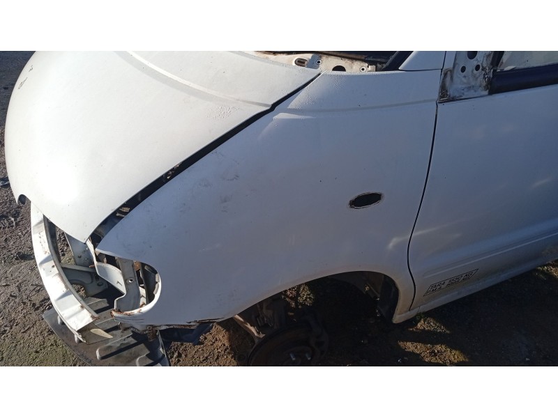 Recambio de aleta delantera izquierda para nissan serena (c23) 2.3 d referencia OEM IAM   