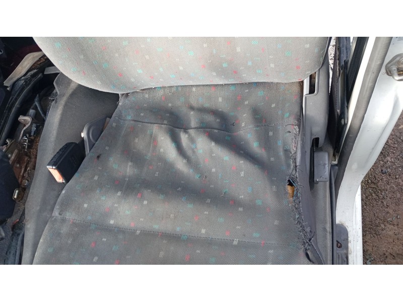 Recambio de asiento delantero izquierdo para nissan serena (c23) 2.3 d referencia OEM IAM   