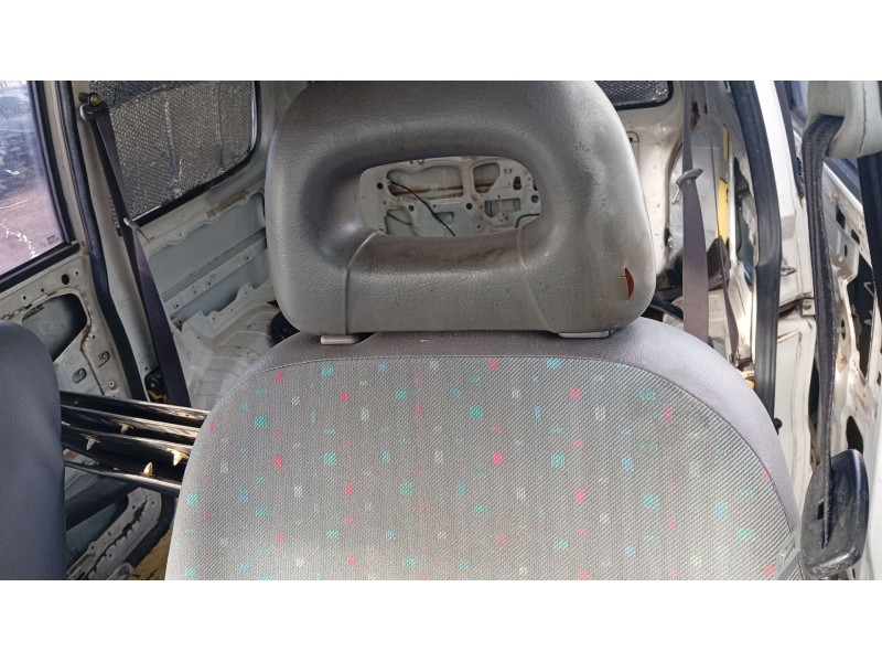 Recambio de asiento delantero izquierdo para nissan serena (c23) 2.3 d referencia OEM IAM   