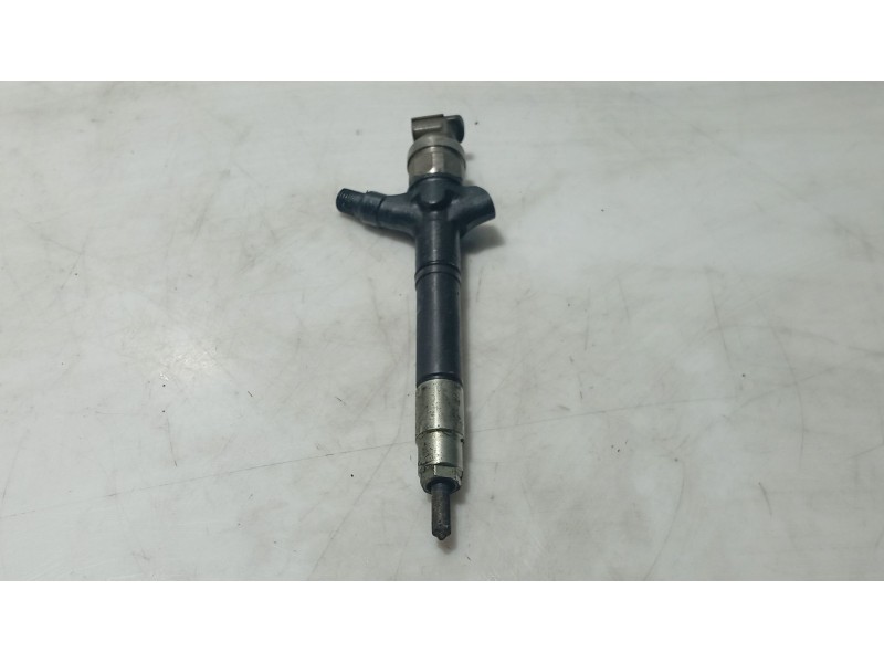 Recambio de inyector para toyota avensis (_t25_) 2.2 d-4d (adt251_) referencia OEM IAM 2367009130  