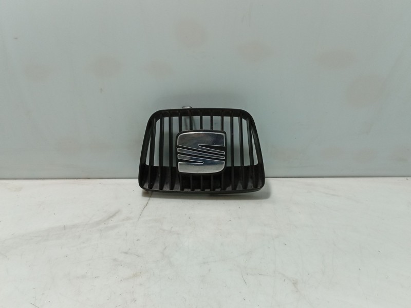 Recambio de moldura para seat ibiza ii (6k1) 1.9 tdi referencia OEM IAM 6K0853654D  