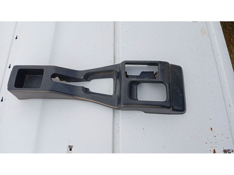 Recambio de consola central para nissan serena (c23) 2.3 d referencia OEM IAM   