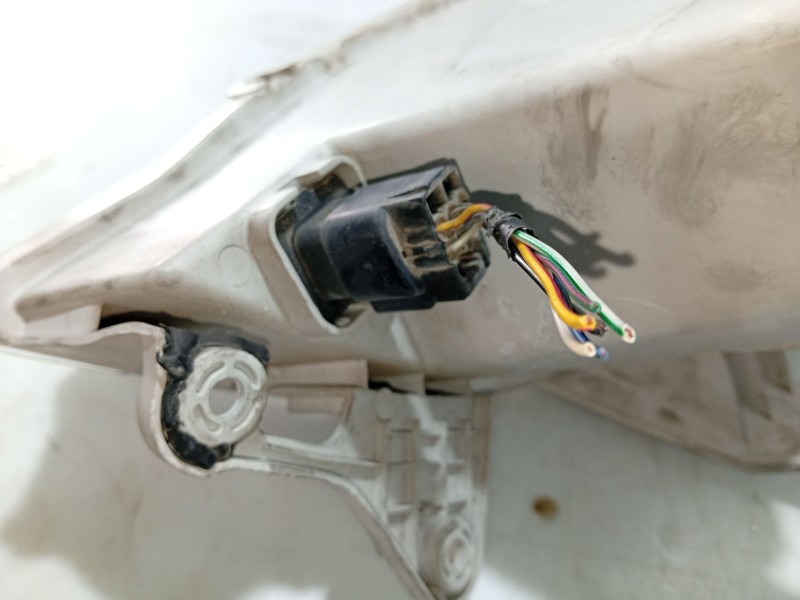 Recambio de faro izquierdo para kia rio i hatchback (dc) 1.3 referencia OEM IAM 0K34W51040C  