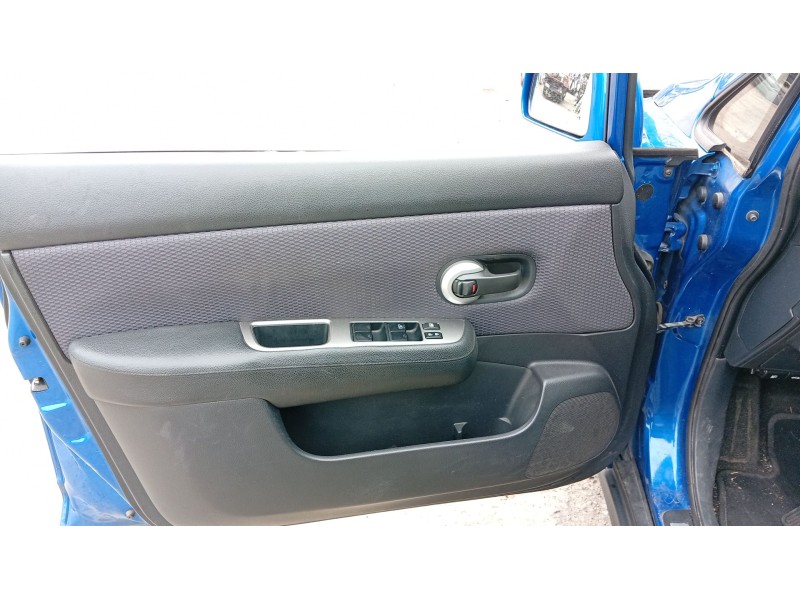 nissan tiida hatchback (c11) del año 2009