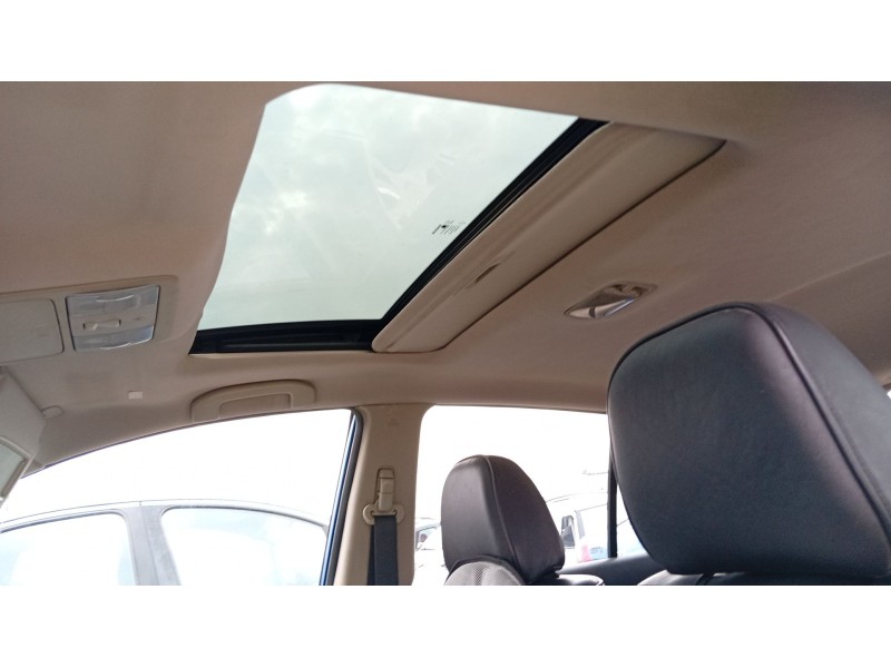 nissan tiida hatchback (c11) del año 2009