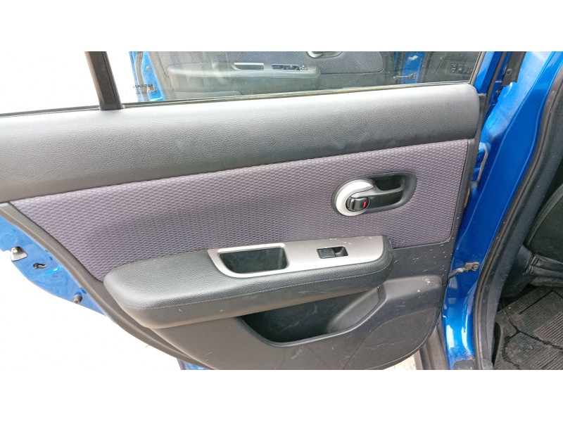 nissan tiida hatchback (c11) del año 2009