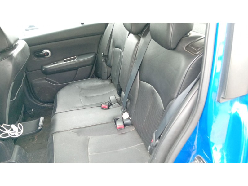 nissan tiida hatchback (c11) del año 2009