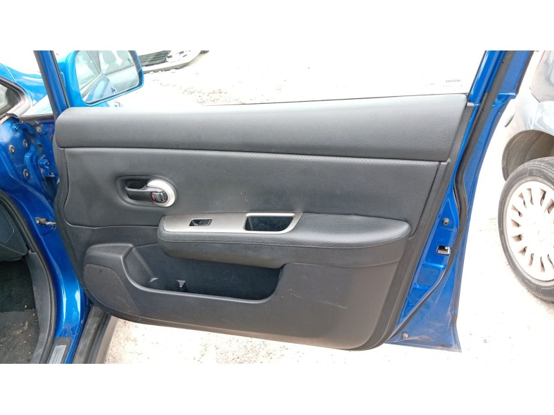 nissan tiida hatchback (c11) del año 2009