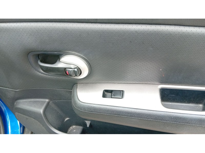 nissan tiida hatchback (c11) del año 2009