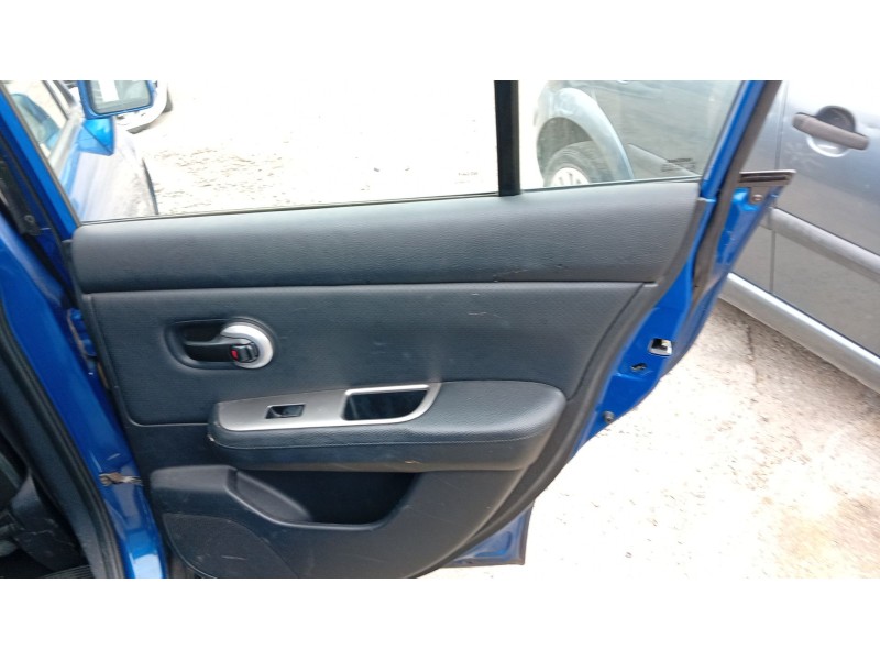 nissan tiida hatchback (c11) del año 2009