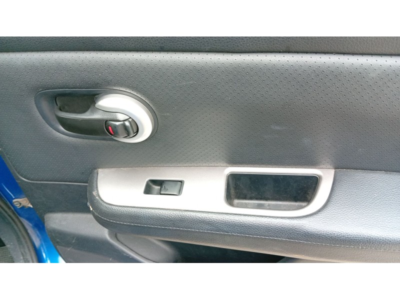 nissan tiida hatchback (c11) del año 2009