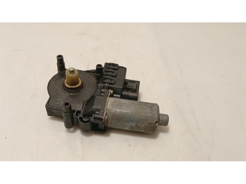 Recambio de motor elevalunas trasero izquierdo para audi allroad quattro (4b5) referencia OEM IAM 0  