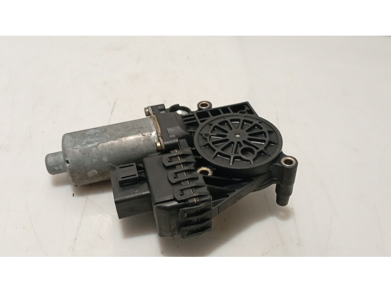 Recambio de motor elevalunas delantero derecho para audi allroad quattro (4b5) referencia OEM IAM 0  