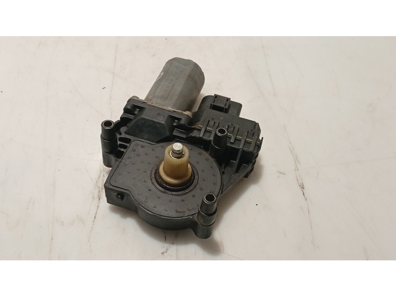 Recambio de motor elevalunas delantero derecho para audi allroad quattro (4b5) referencia OEM IAM 0  