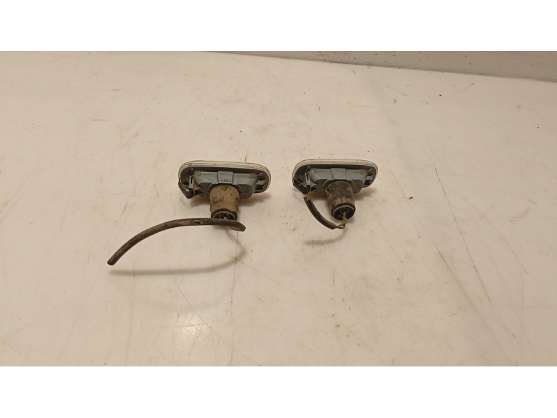 Recambio de piloto lateral izquierdo para audi allroad quattro (4b5) referencia OEM IAM 0  