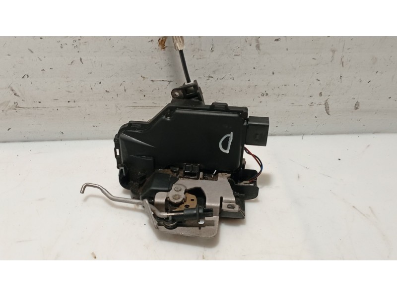 Recambio de cerradura puerta delantera derecha para audi allroad quattro (4b5) referencia OEM IAM 0  