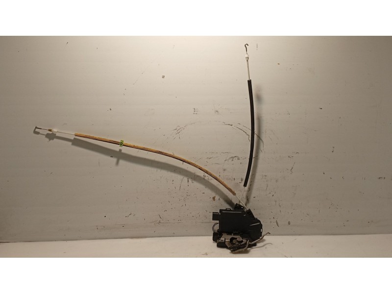 Recambio de cerradura puerta trasera izquierda para audi allroad quattro (4b5) referencia OEM IAM 0  