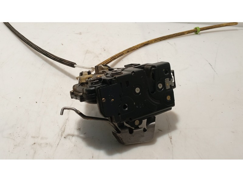 Recambio de cerradura puerta trasera izquierda para audi allroad quattro (4b5) referencia OEM IAM 0  