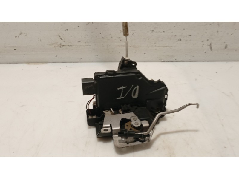 Recambio de cerradura puerta delantera izquierda para audi allroad quattro (4b5) referencia OEM IAM 0  