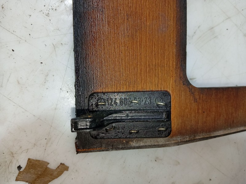 Recambio de moldura para mercedes-benz clase e (w124) berlina referencia OEM IAM   