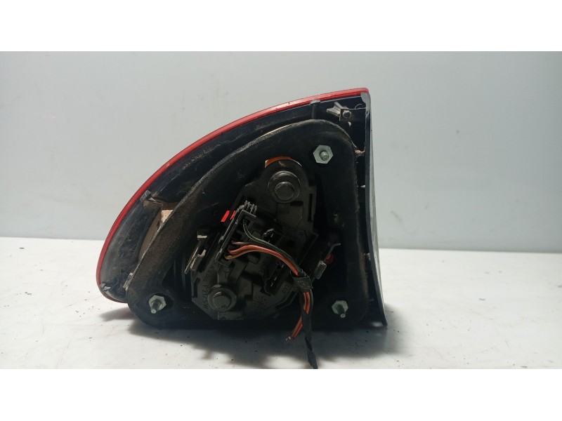 Recambio de piloto trasero derecho para seat leon (1m1) 1.6 16 v referencia OEM IAM 1M694511201C  