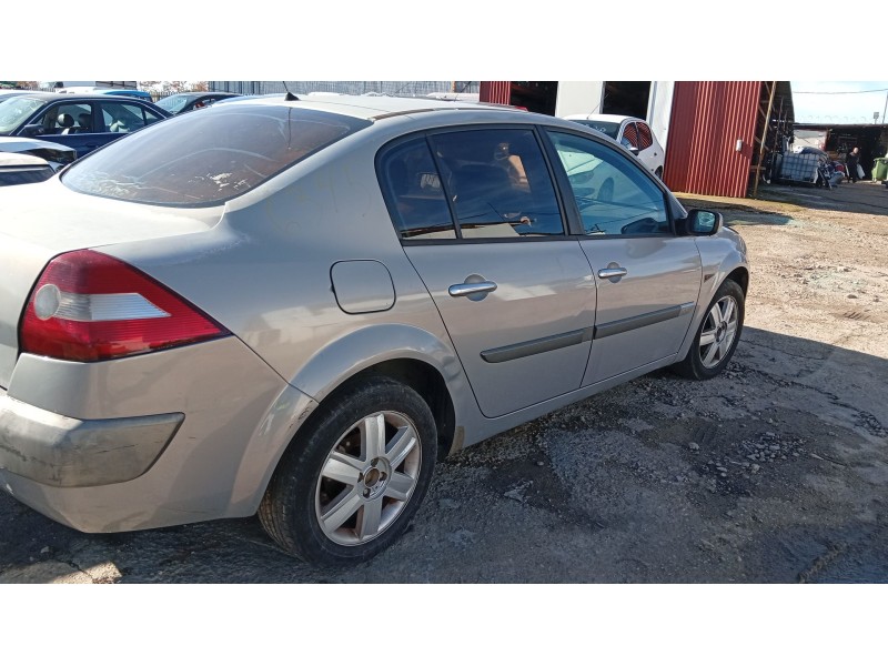 renault megane ii sedán (lm0/1_) del año 2004