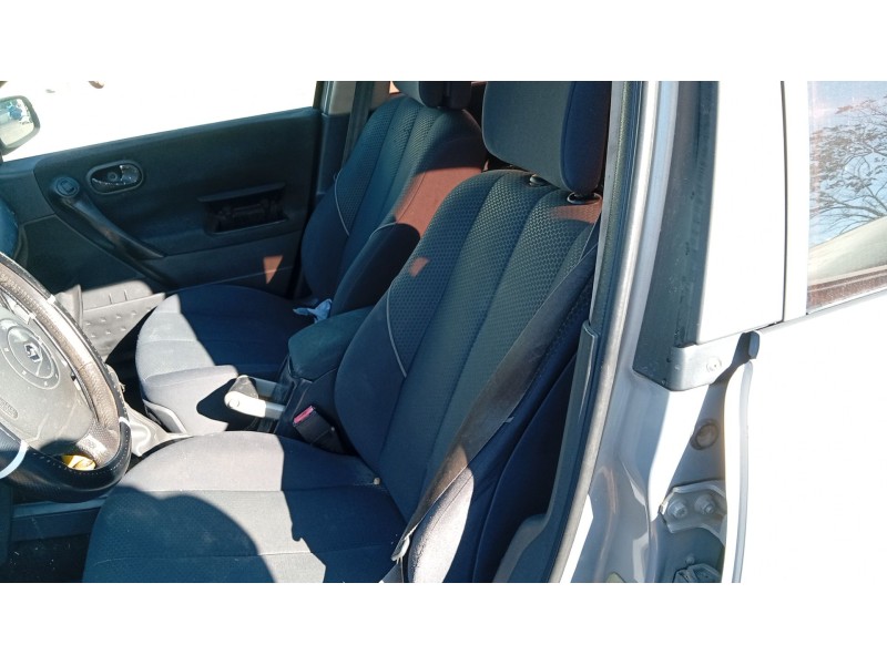 renault megane ii sedán (lm0/1_) del año 2004