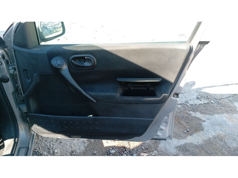 renault megane ii sedán (lm0/1_) del año 2004