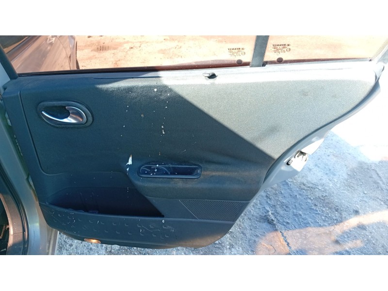 renault megane ii sedán (lm0/1_) del año 2004