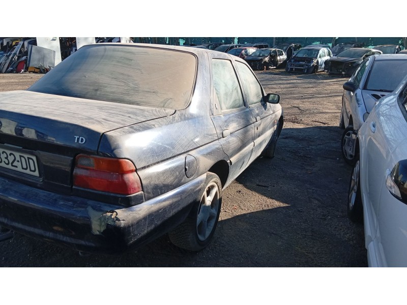 ford escort vi sedán (gal, afl) del año 1998