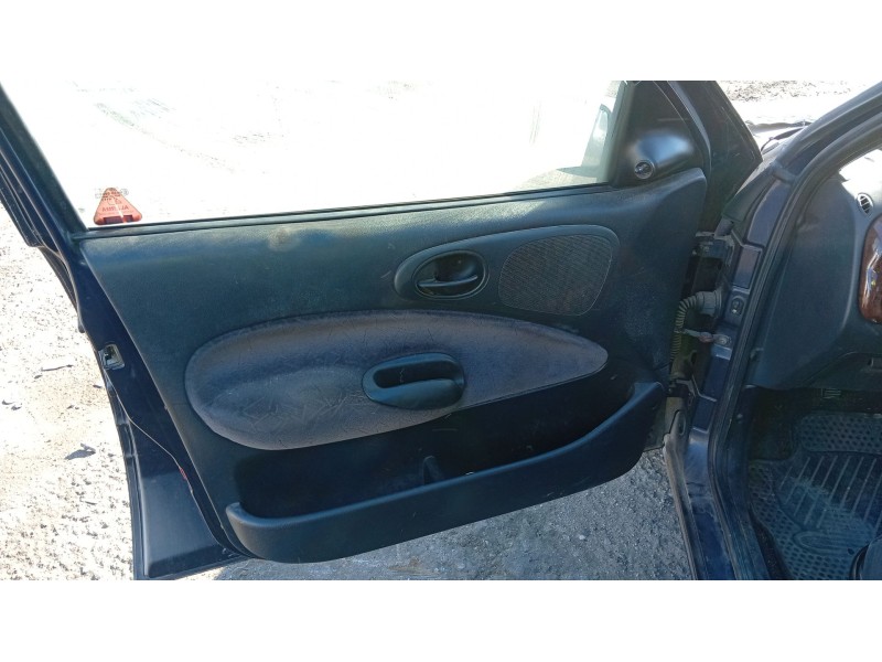 ford escort vi sedán (gal, afl) del año 1998