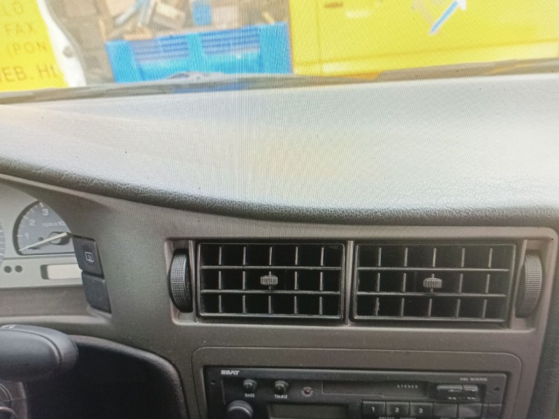 Recambio de moldura para seat toledo i (1l2) 1.8 i referencia OEM IAM   