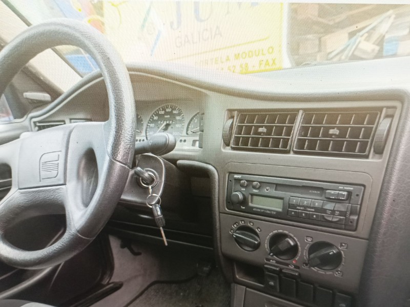 Recambio de moldura para seat toledo i (1l2) 1.8 i referencia OEM IAM   