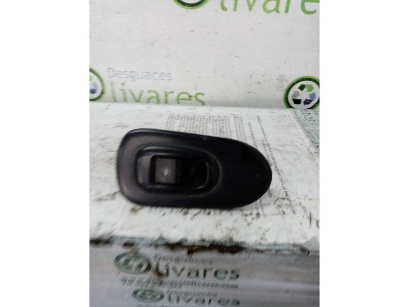 Recambio de mando elevalunas delantero derecho para  referencia OEM IAM   