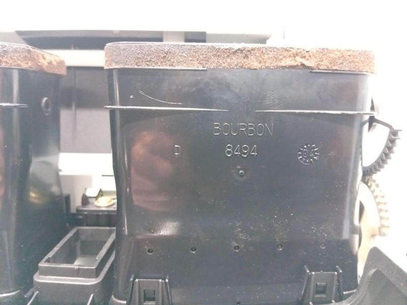 Recambio de moldura para toyota avensis station wagon (_t25_) 2.0 d-4d (cdt250_) referencia OEM IAM   