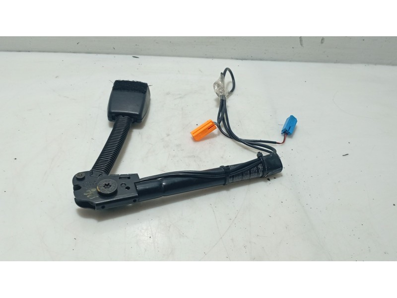 Recambio de anclaje cinturon delantero izquierdo para land rover range rover sport i (l320) 2.7 d 4x4 referencia OEM IAM   