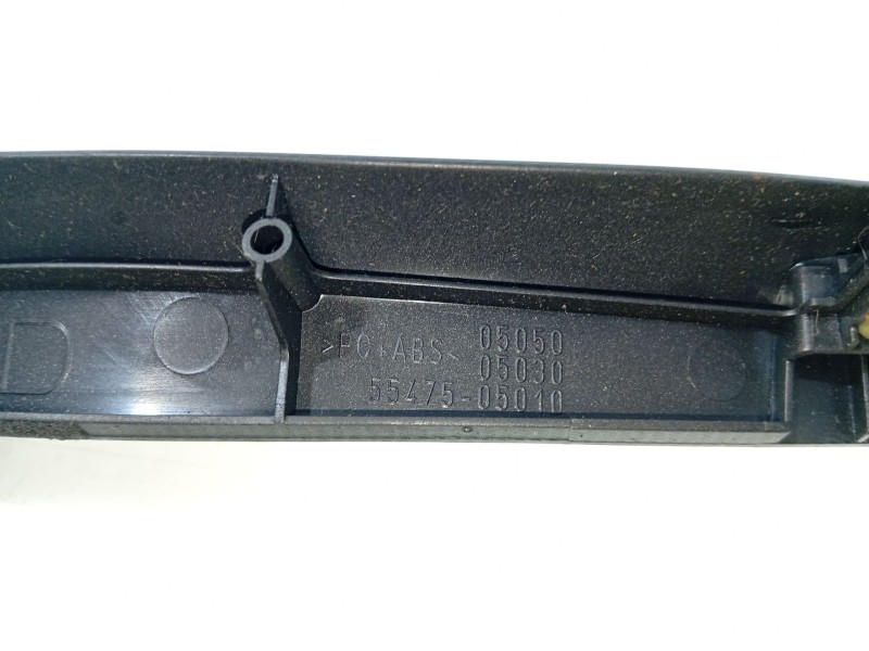 Recambio de moldura para toyota avensis station wagon (_t25_) 2.0 d-4d (cdt250_) referencia OEM IAM   