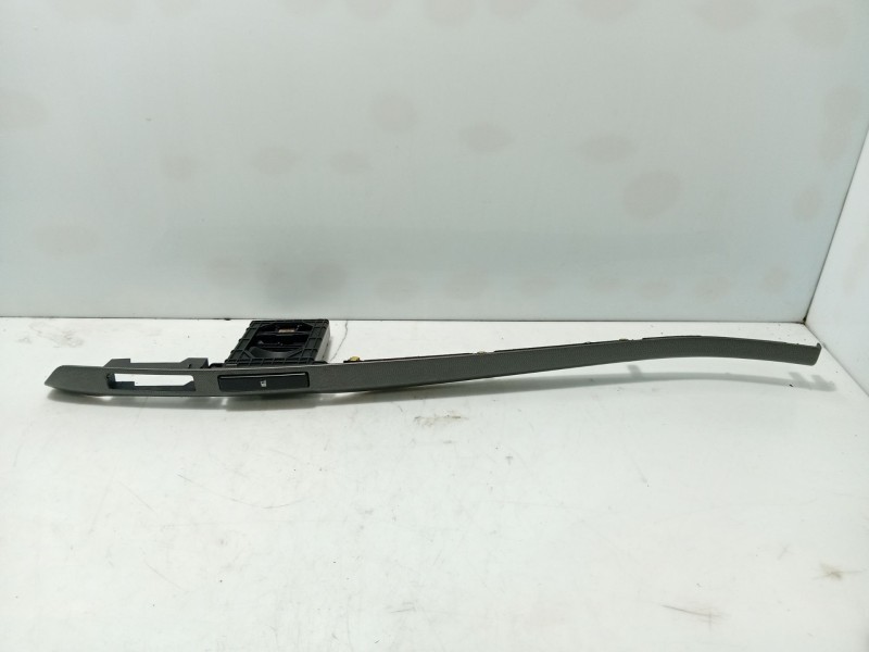 Recambio de moldura para toyota avensis station wagon (_t25_) 2.0 d-4d (cdt250_) referencia OEM IAM   