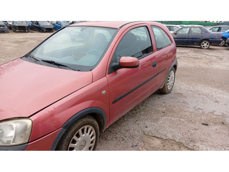 opel corsa c (x01) del año 2001