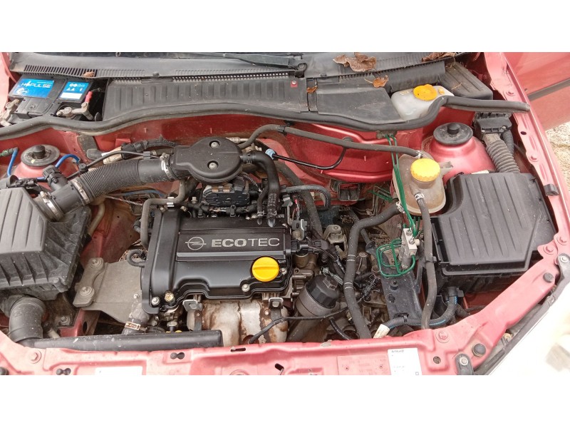 opel corsa c (x01) del año 2001