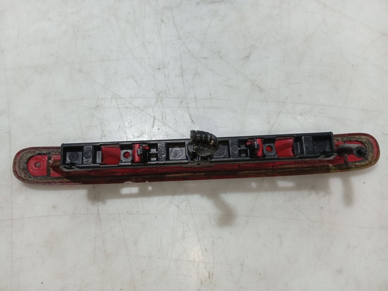 Recambio de luz central de freno para peugeot 107 urban referencia OEM IAM 1606372780  