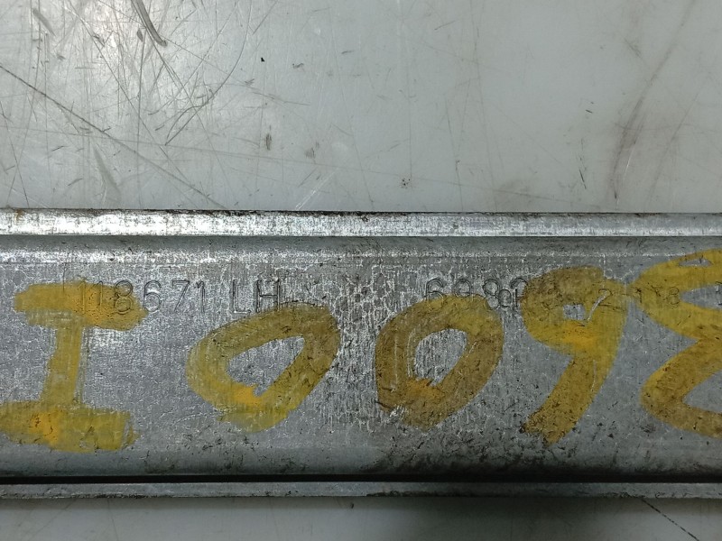 Recambio de elevalunas delantero izquierdo para peugeot 107 urban referencia OEM IAM 9221T8  