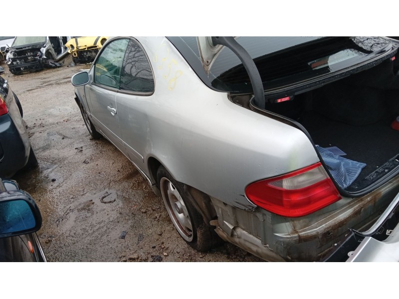 mercedes-benz clk (c208) del año 2002